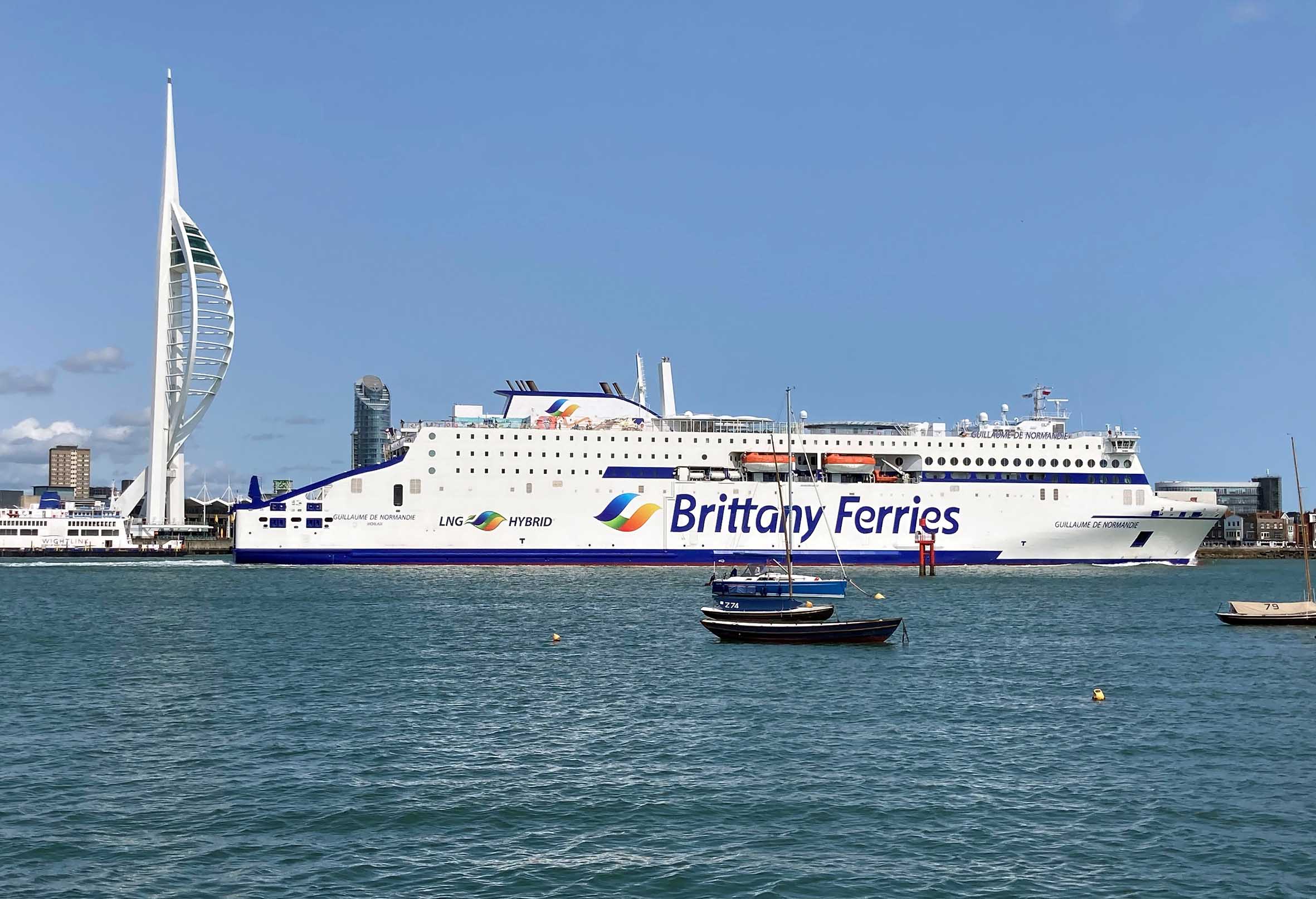 Plug-in hybrid ferry leaves for Caen powered by grid electricity for the first time