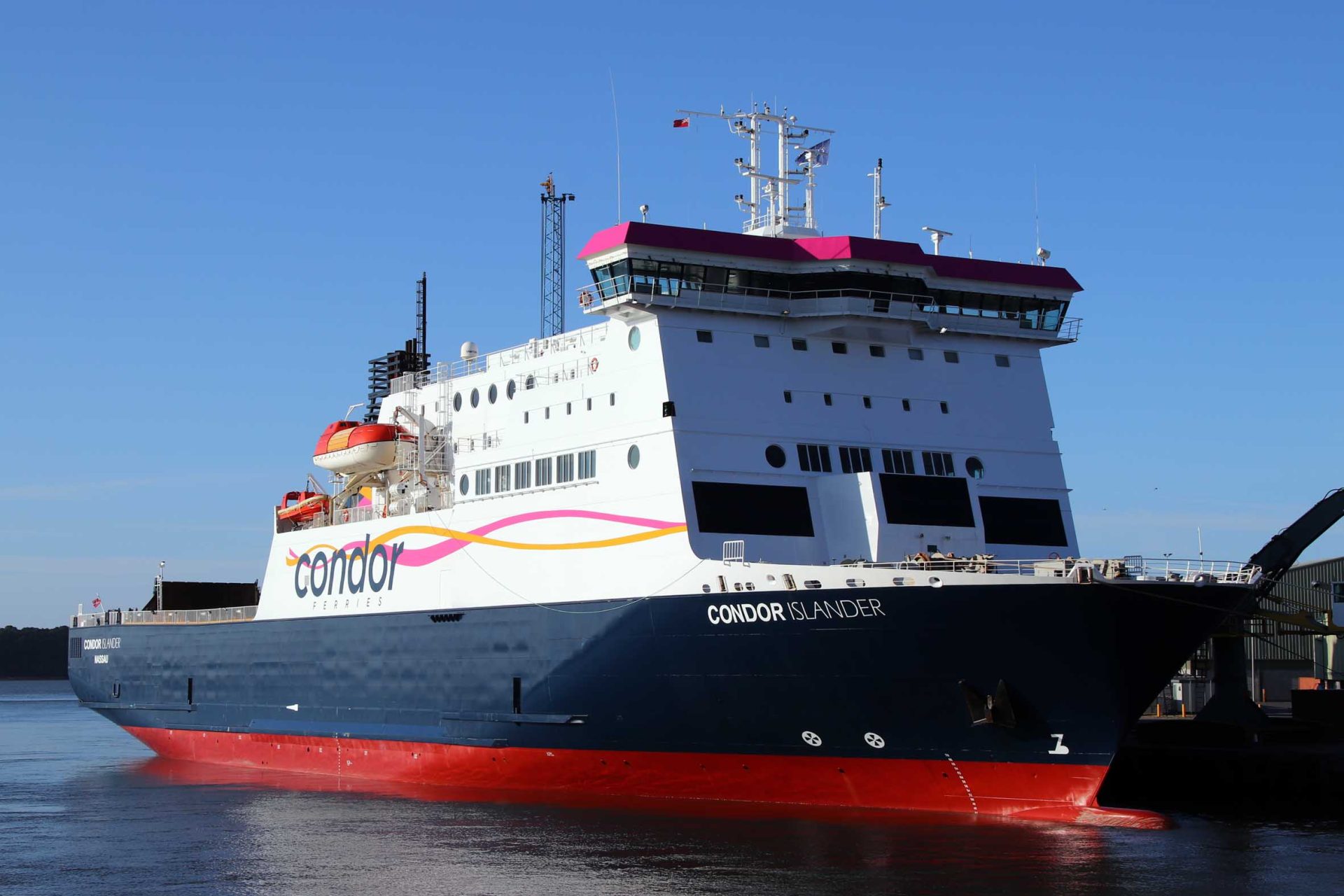 Condor Islander arrives on the south coast | Ships Monthly