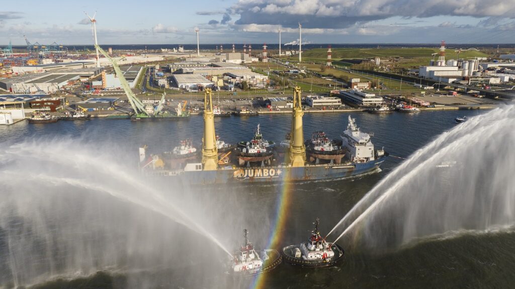 Damen delivers Europe’s first fully electric tug to Port of Antwerp-Bruges