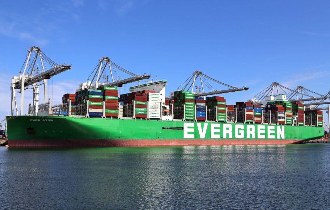 The container ship Ever Atop, operated by the Evergreen Line, set a new benchmark by becoming the deepest ever Megamax vessel to enter UK waters.