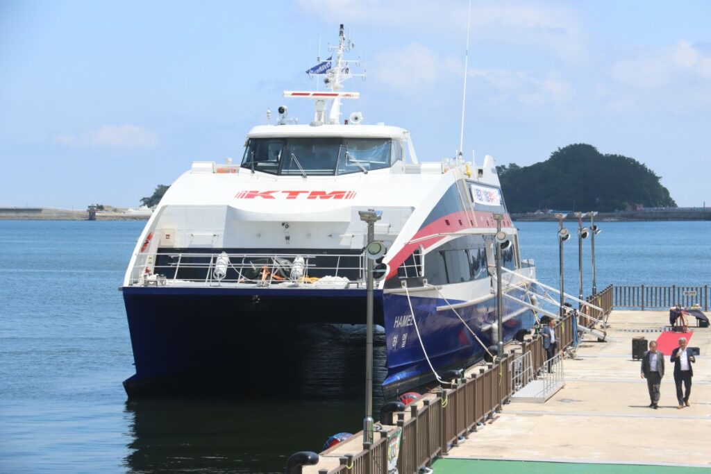 KT Marine welcomes Damen Fast Ferry to South Korea