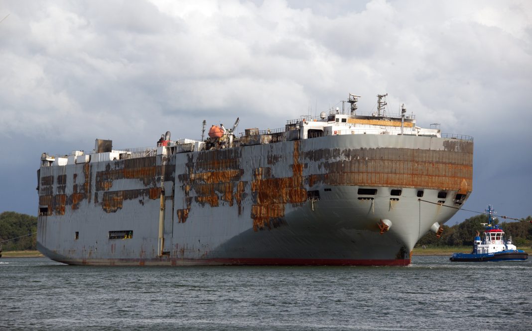 Burnt-out Fremantle Highway cargo ship arrives at Rotterdam