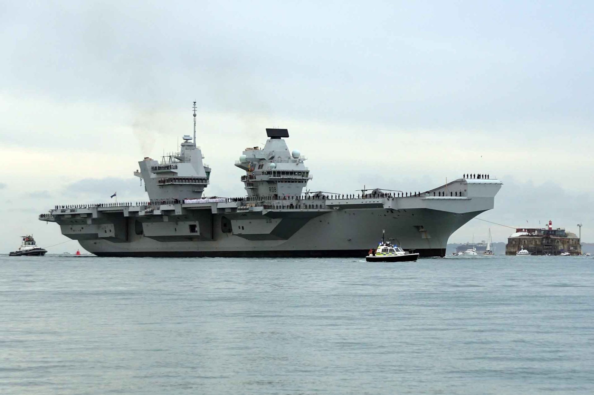 New aircraft carrier Queen Elizabeth arrives in Portsmouth | Ships Monthly