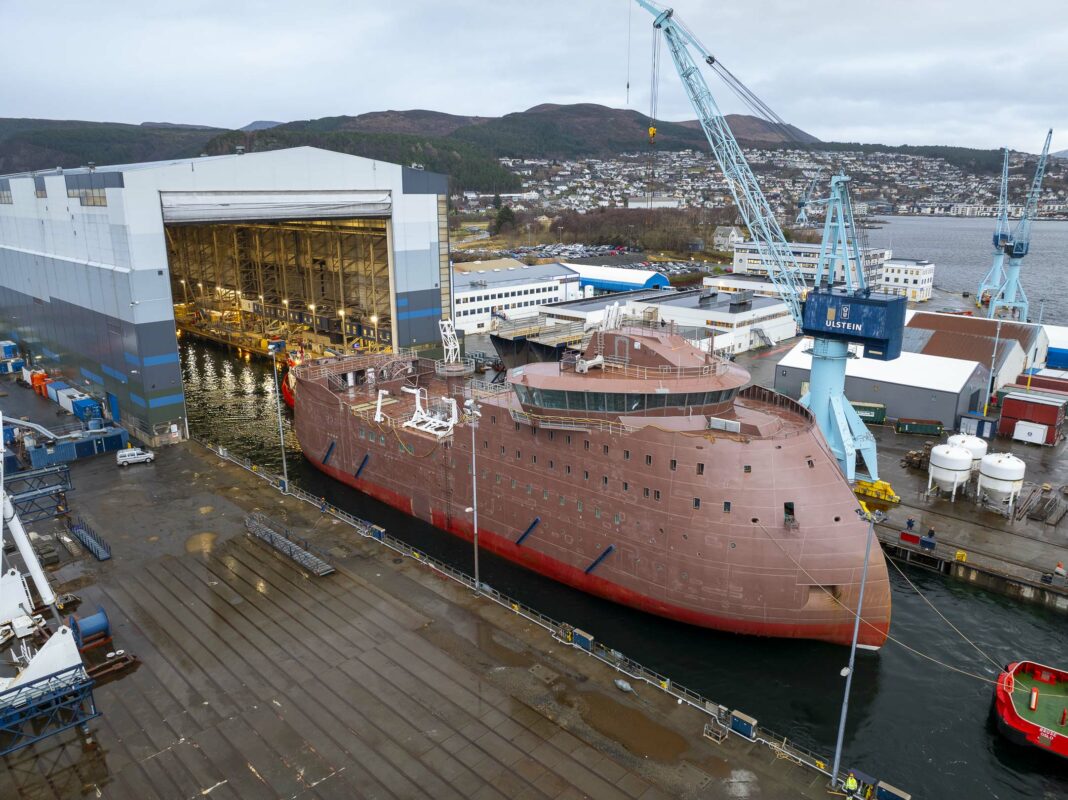 Ulstein Verft: Commences outfitting for first BS Offshore TWIN X-STERN CSOV vessel