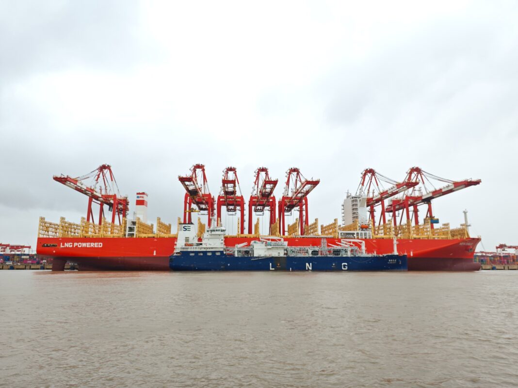 PIL and SSES complete the inaugural LNG bunkering of new container ship