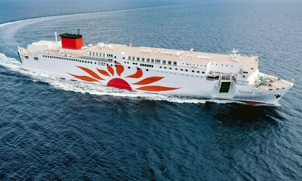 Japan’s 1st LNG-fueled Ferry Sunflower Kurenai wins Grand Prize
