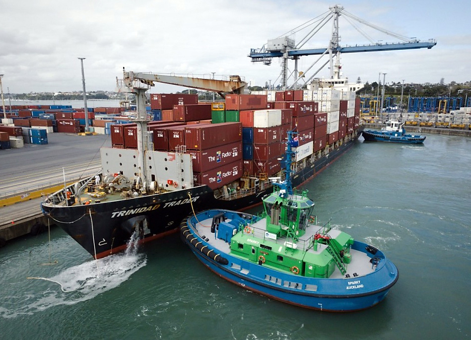 The Ports of Auckland’s Damen-built all-electric tug Sparky, which won the ‘Tug of the Year’ award at the International Tug and Salvage Awards event in 2022